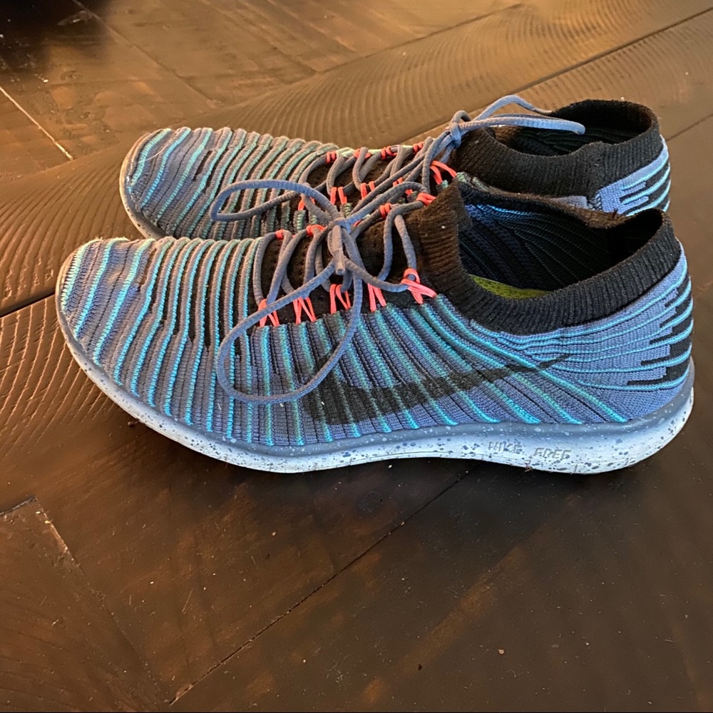 Nike shoes barely worn